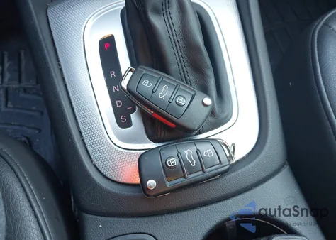 2017 Audi Q3 2.0T Premium из США, поврежденный, VIN WA1JCCFS3HR008925